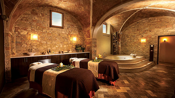 Essere SPA w Castello di Casole we Włoszech.