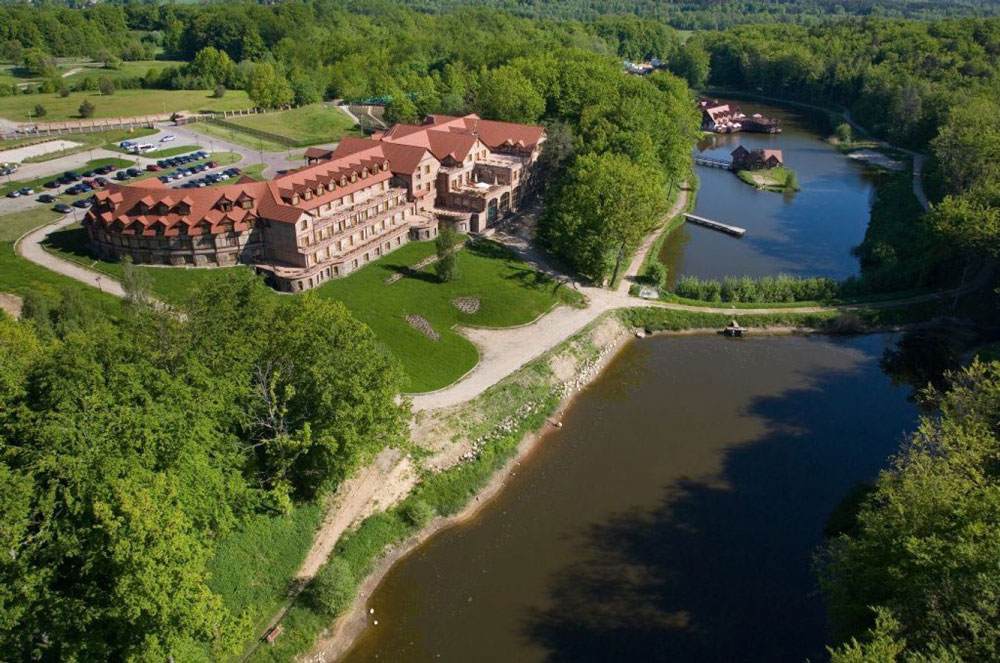 Dolina Charlotty Resort & SPA nad jeziorem